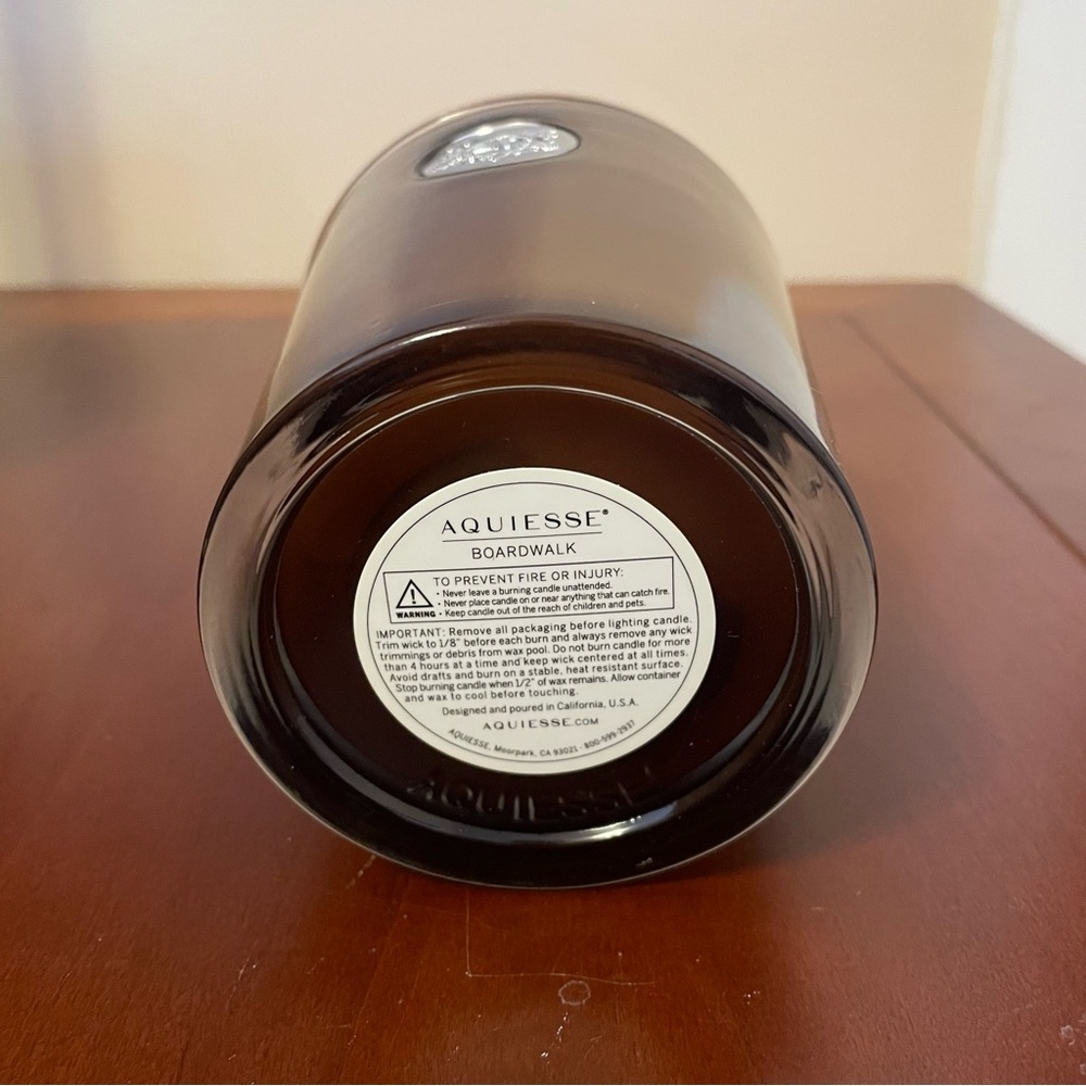 NIB New AQUIESSE “BOARDWALK” 11 OZ. SCENTED SOY WAX CANDLE Sand Sun Driftwood - Picture 9 of 14